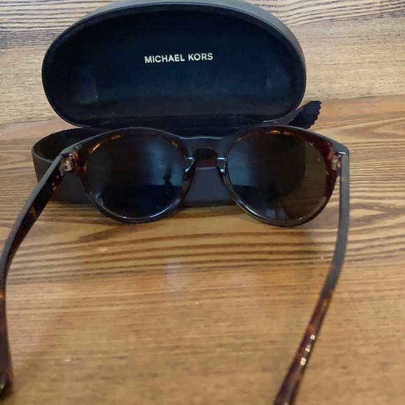 Michael Kors sunglasses - Picture 3 of 3